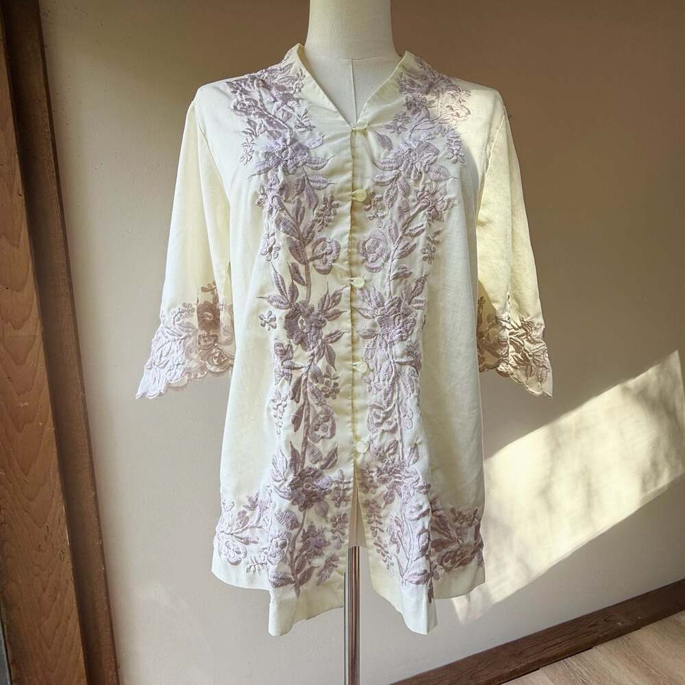Vintage Floral Lilac Embroidered Button-Up Tunic Blouse